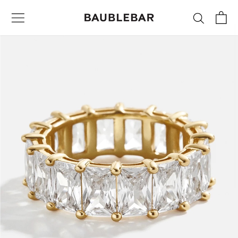 Materials: cubic zirconia stones. Gold plated brass. Closure: ring.